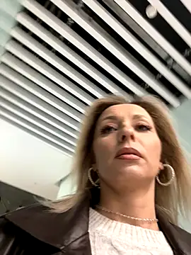 Diamond Bunny  online show from November 26, 1:44 pm