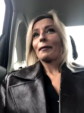 Diamond Bunny  online show from October 28, 12:59 pm