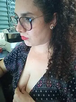 litha luna online show from December 6, 10:13 pm