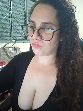 litha luna online show from December 3, 8:11 am