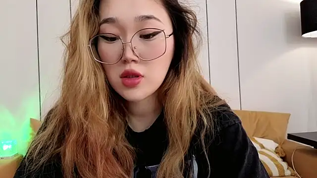 Jennatyan online show from February 28, 8:14 am