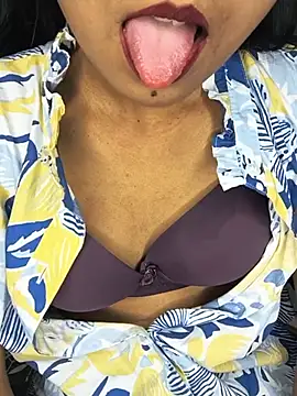 cute simmy0 online show from June 3, 2:07 pm