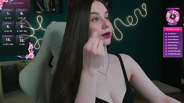 Snapshot of katie_taylorr chatting on May 22, 10:08 pm katie taylorr online show from May 22, 10:08 pm