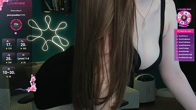 Snapshot of katie_taylorr chatting on May 27, 10:28 pm katie taylorr online show from May 27, 10:28 pm