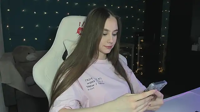 katie taylorr online show from December 3, 10:45 pm