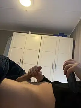 Snapshot of youssef00711 chatting on February 8, 1:44 pm youssef00711 online show from February 8, 1:44 pm