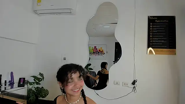 Snapshot of Milanxht chatting on March 20, 1:24 am Milanxht online show from March 20, 1:24 am