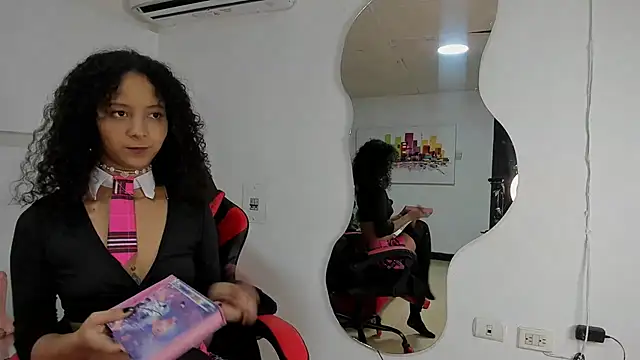 Snapshot of Milanxht chatting on March 9, 9:14 pm Milanxht online show from March 9, 9:14 pm