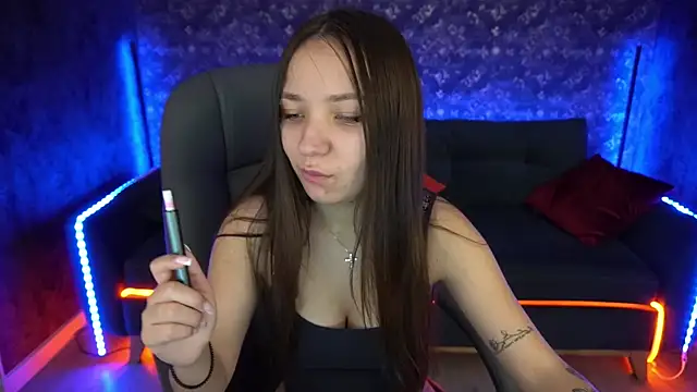 ElysLunar online show from February 8, 4:35 pm