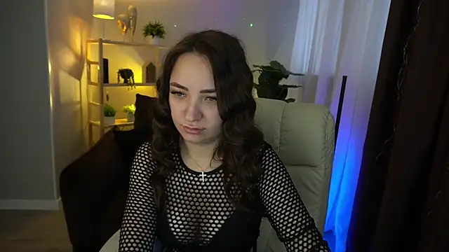 ElysLunar online show from January 10, 6:20 am