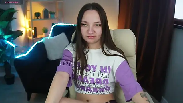 ElysLunar online show from December 20, 9:21 am