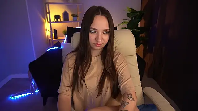 ElysLunar online show from December 17, 8:43 pm