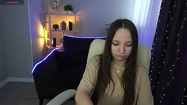 ElysLunar online show from January 9, 6:17 am