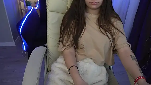 ElysLunar online show from February 3, 12:25 pm