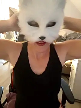Snapshot of Hexe12346 chatting on May 8, 3:49 pm Hexe12346 online show from May 8, 3:49 pm