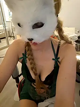 Hexe12346 online show from March 6, 6:30 am