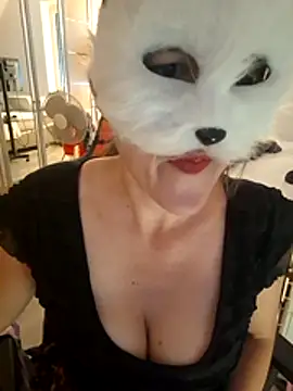 Snapshot of Hexe12346 chatting on June 13, 8:56 am Hexe12346 online show from June 13, 8:56 am