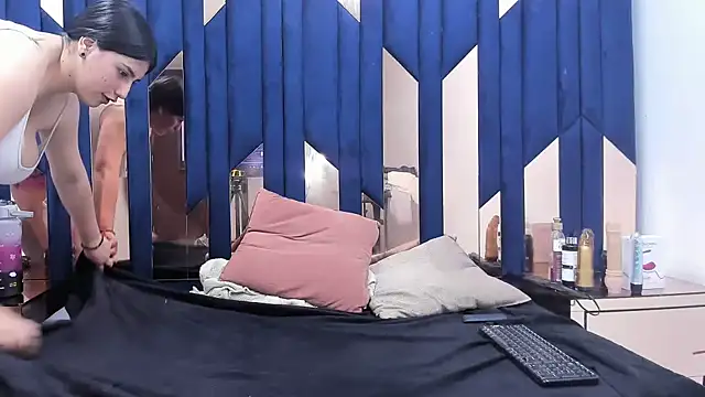 Criistaal  online show from February 27, 8:24 am