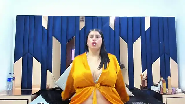 Criistaal  online show from February 16, 8:32 am