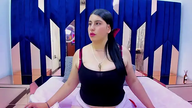 Criistaal  online show from May 22, 4:21 am