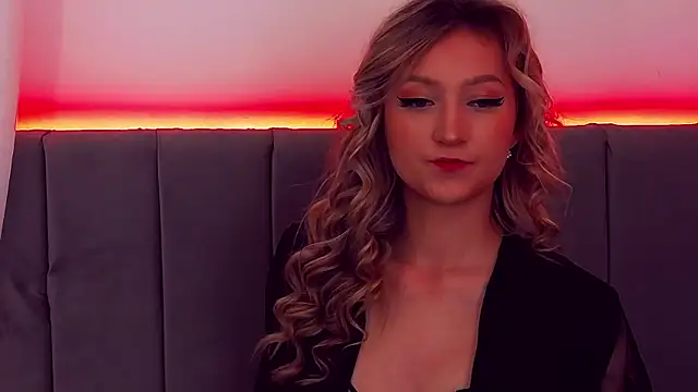 Snapshot of MiaNixan chatting on March 12, 12:42 am MiaNixan online show from March 12, 12:42 am