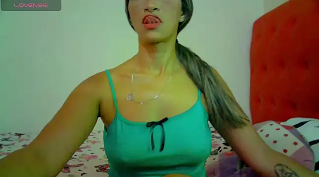 Snapshot of rosa_pretty chatting on March 16, 4:12 pm rosa pretty online show from March 16, 4:12 pm