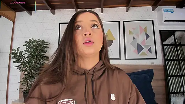 Snapshot of MiaKay1 chatting on December 5, 3:38 am MiaKay1 online show from December 5, 3:38 am