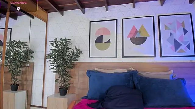 Snapshot of MiaKay1 chatting on November 22, 3:27 am MiaKay1 online show from November 22, 3:27 am