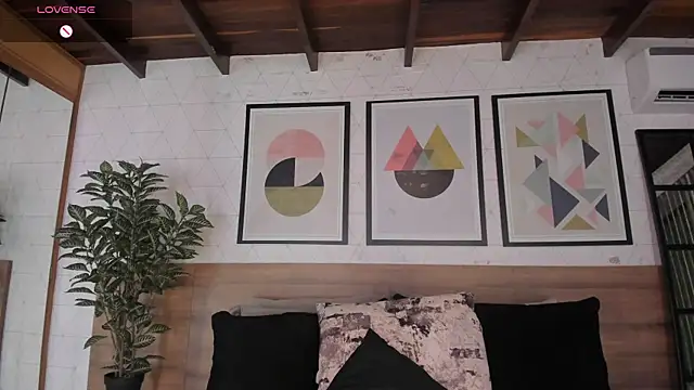 Snapshot of MiaKay1 chatting on October 26, 3:40 am MiaKay1 online show from October 26, 3:40 am