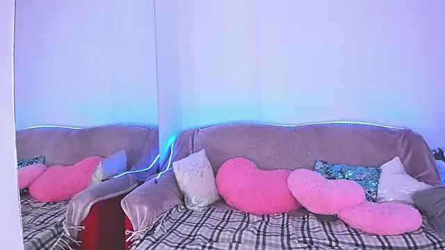 CurlyDreams online show from May 8, 5:33 am
