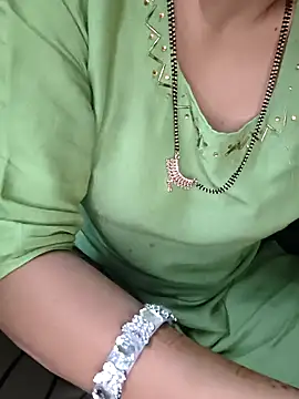 kaveerpooja947 online show from October 12, 4:52 pm