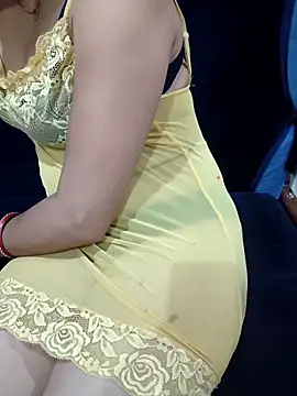 kaveerpooja947 online show from April 22, 5:42 pm