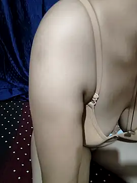 kaveerpooja947 online show from March 26, 4:38 pm