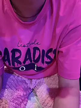 Snapshot of kaveerpooja947 chatting on November 17, 6:23 pm kaveerpooja947 online show from November 17, 6:23 pm