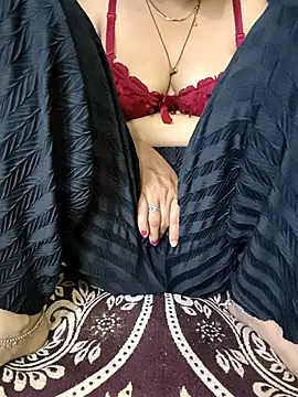 kaveerpooja947 online show from February 10, 4:06 pm