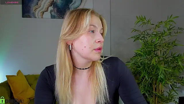 Snapshot of Colleen_Blake chatting on June 14, 5:03 pm Colleen Blake online show from June 14, 5:03 pm