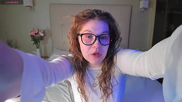 Snapshot of Colleen_Blake chatting on October 22, 4:17 pm Colleen Blake online show from October 22, 4:17 pm