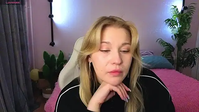 Colleen Blake online show from April 21, 4:46 pm
