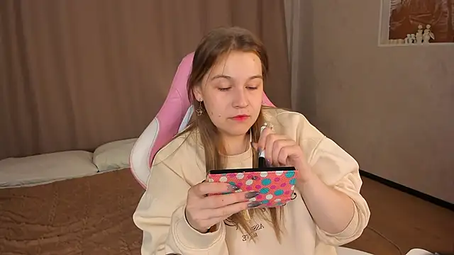 Colleen Blake online show from October 1, 4:44 pm