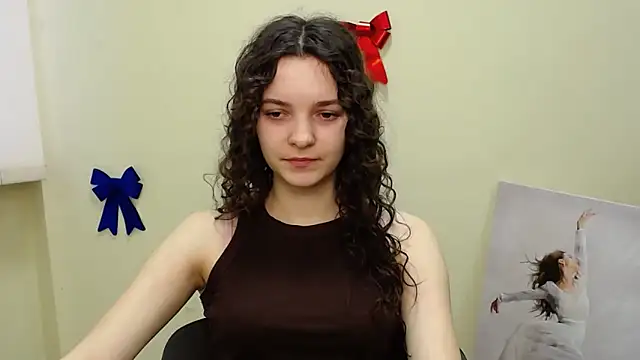  SusieSu  online show from February 18, 7:43 am