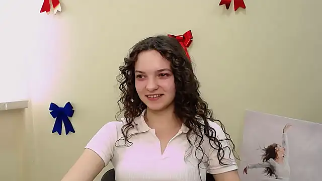  SusieSu  online show from February 19, 10:56 am