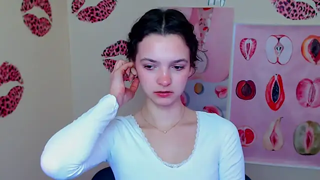  SusieSu  online show from February 9, 1:09 pm