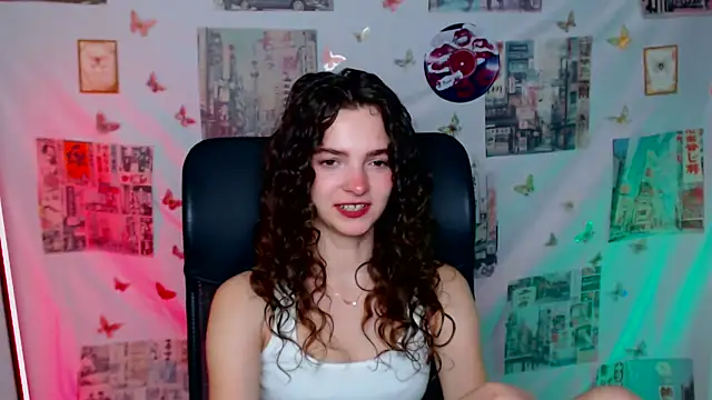  SusieSu  online show from April 11, 6:33 pm