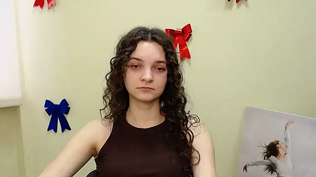  SusieSu  online show from February 18, 10:49 am