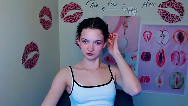  SusieSu  online show from March 26, 7:45 pm