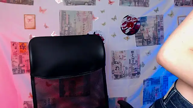  SusieSu  online show from May 18, 6:18 am