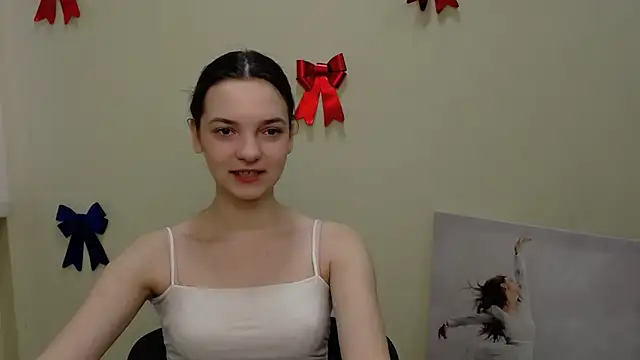  SusieSu  online show from February 9, 7:15 am