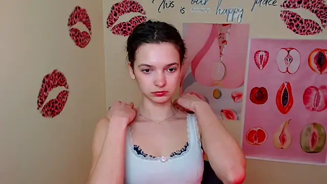  SusieSu  online show from March 13, 1:49 pm