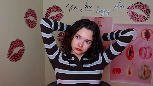  SusieSu  online show from February 8, 7:17 am