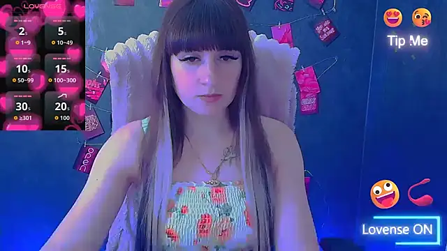 Snapshot of Violla_My chatting on May 9, 5:33 am Violla My online show from May 9, 5:33 am